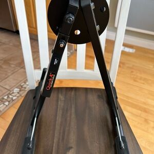 Yorkville GS536B Guitar Stand